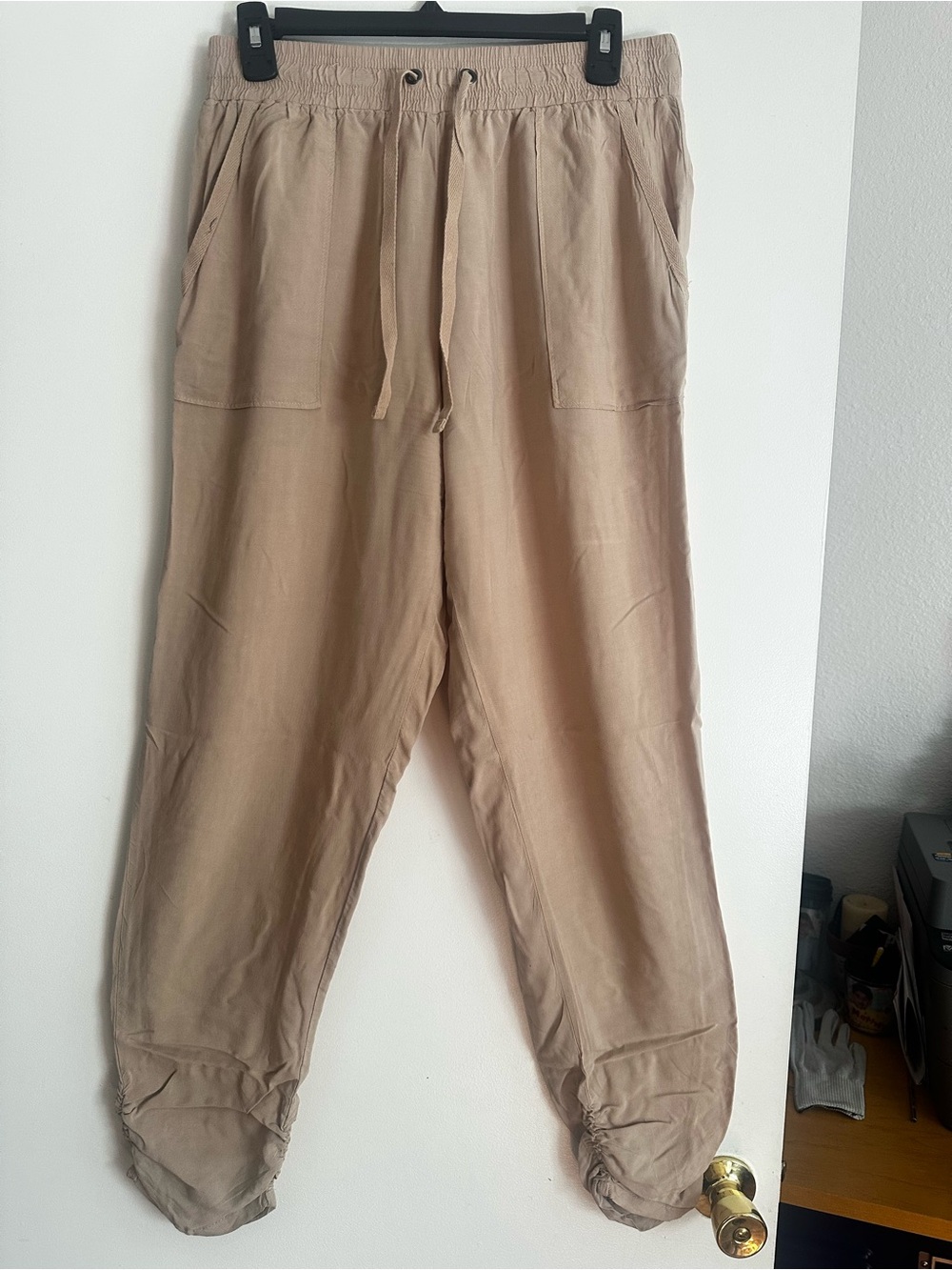 Women’s Lightweight Drawstring Jogger Pants - Tan
